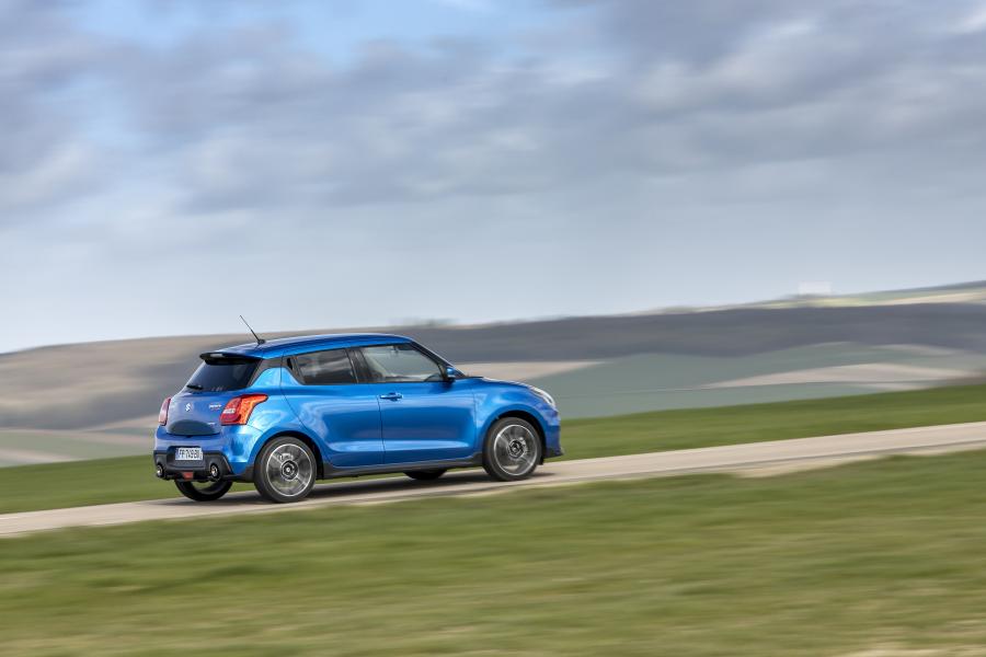  Suzuki Swift Sport Hybrid 2020 года  (WW) (фото 11 из 40)
